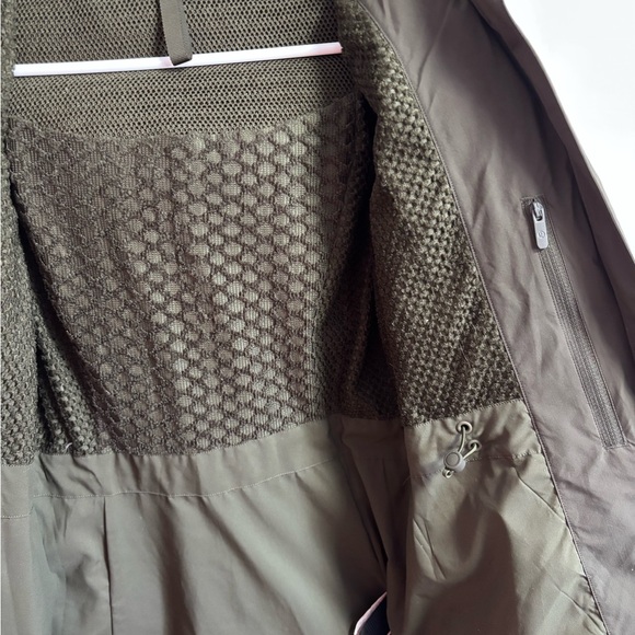 Lululemon winter jacket - Picture 5 of 5